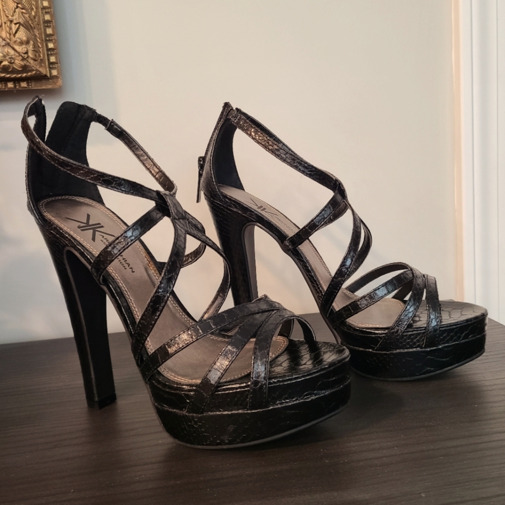 *NIB* Kardashian Kollection Platform Heels